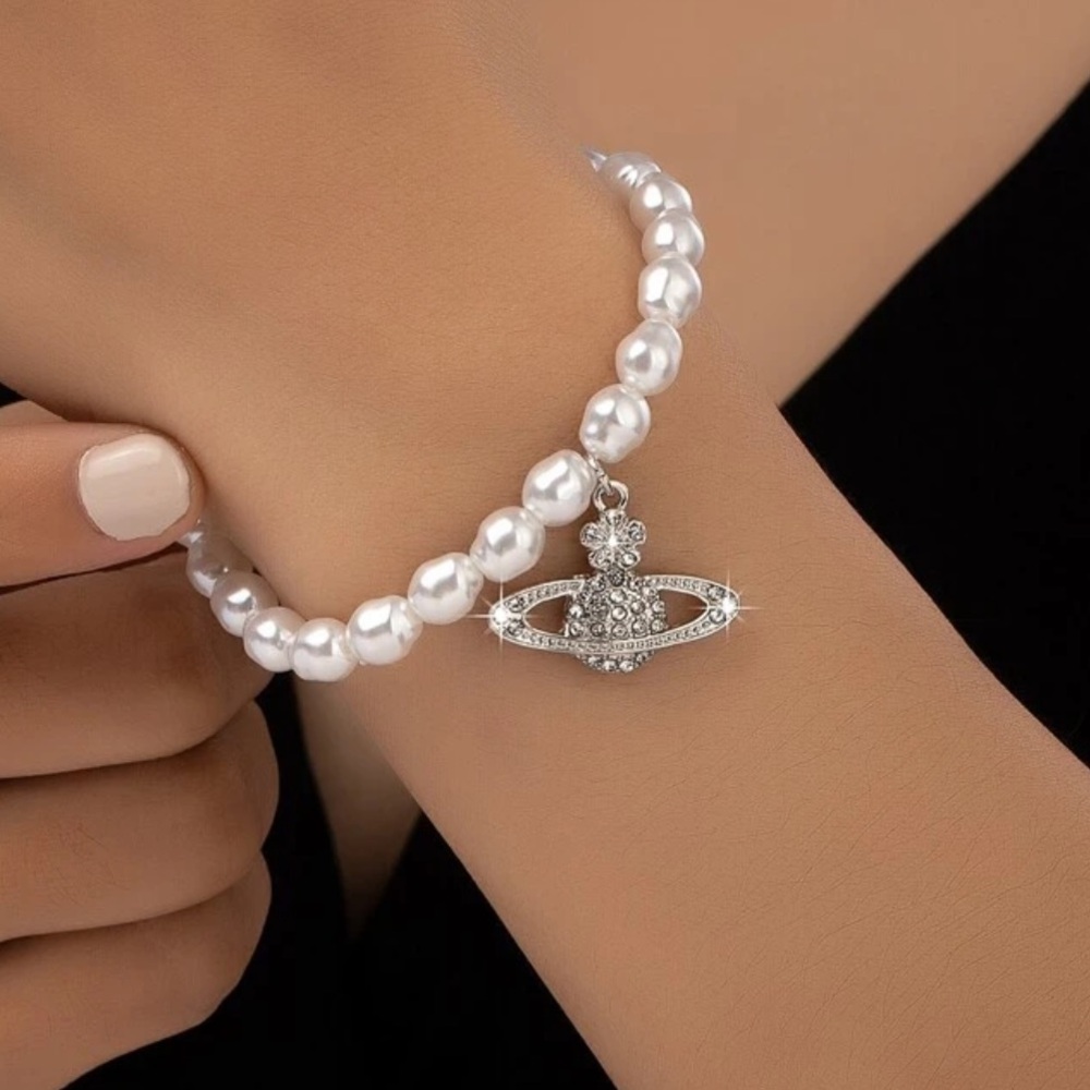 BRAND NEW🪐Gorgeous Full Rhinestones Planet Shaped Pendant & Pearl Bracelet